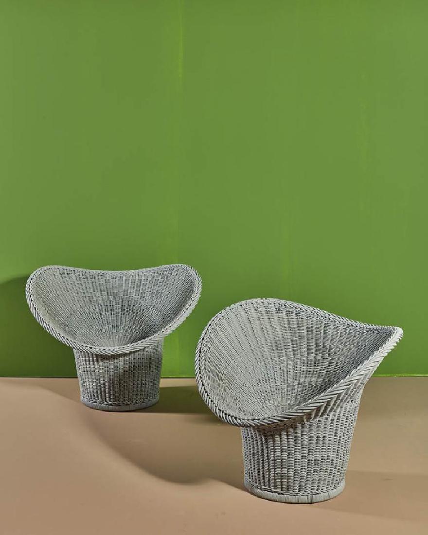 2 Egon Eiermann (1904-1970) Korbsessel – E20 Deux: 2 Egon Eiermann (1904-1970) Korbsessel – E20 Deux fauteuils Osier Date de création : 1958, réalisé pour l’exposition universelle de Bruxelles H 67 x L 85 x P 73 cm ...