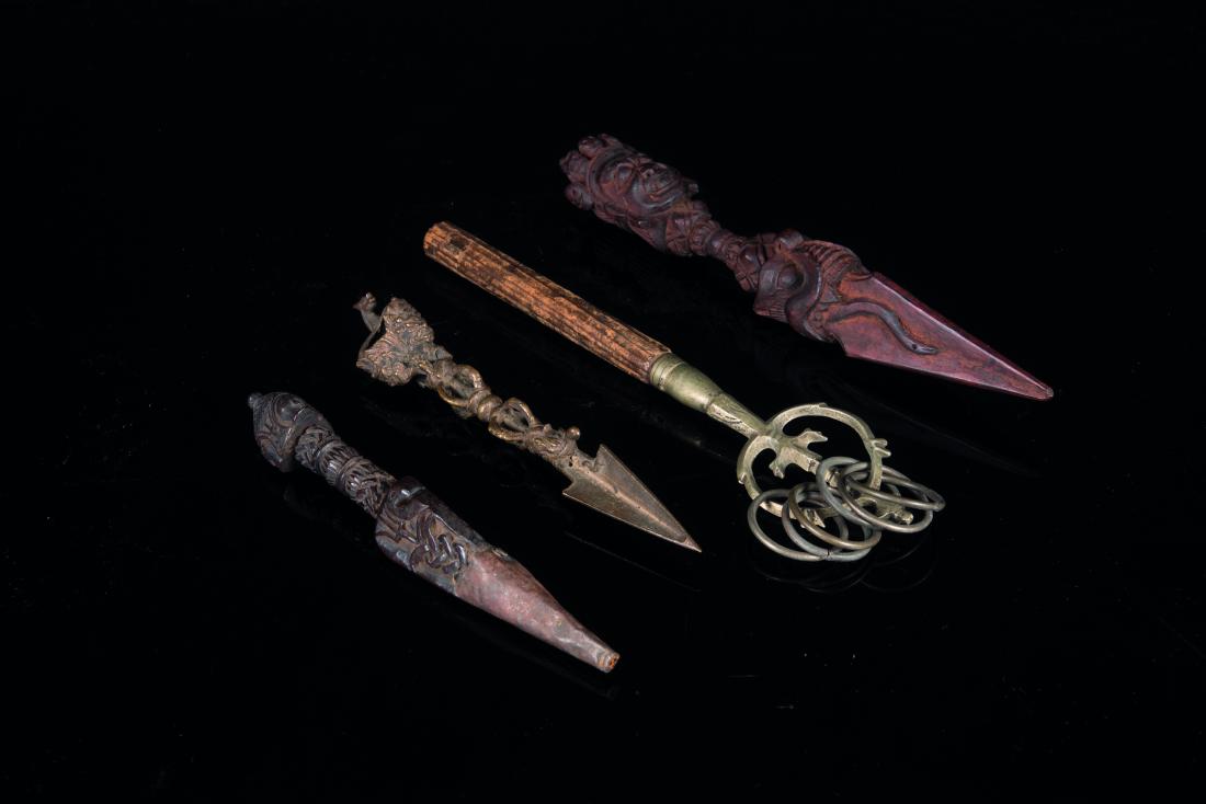 Ensemble de trois phurbu et un trishula Tibet - Vers (1 of 6)