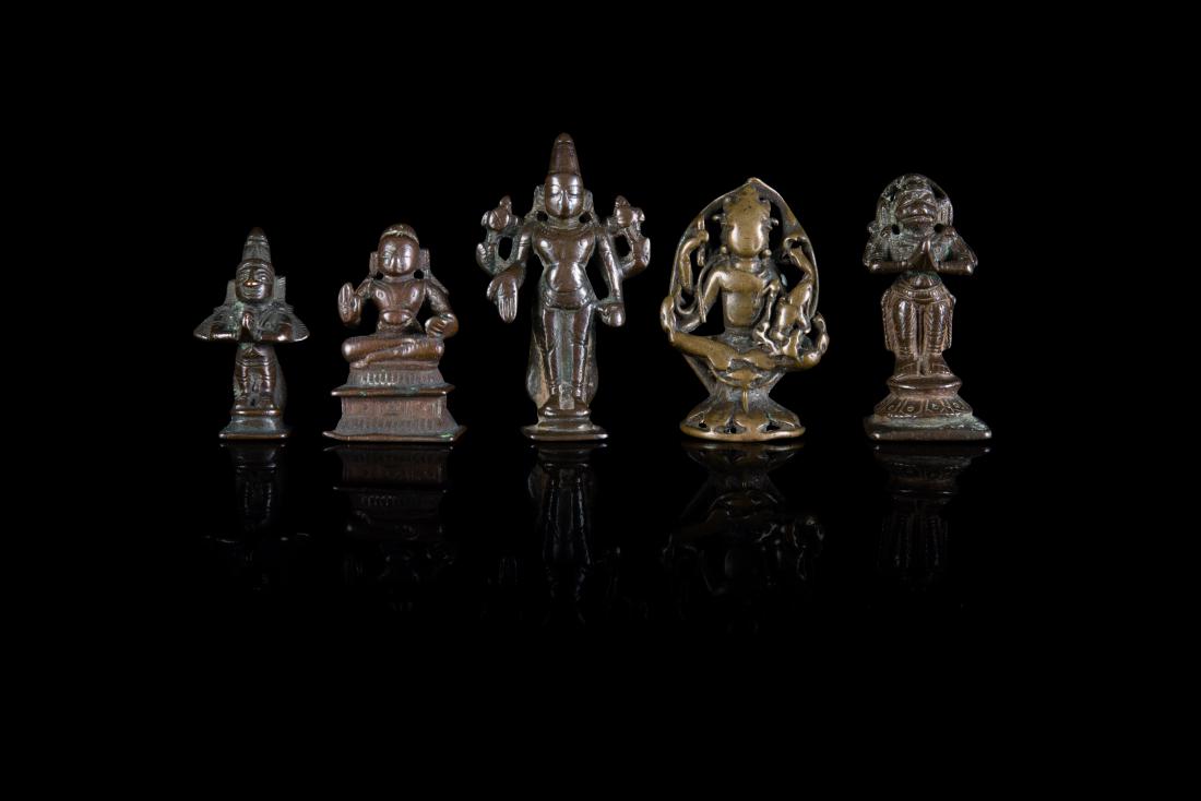 Ensemble de cinq statuettes de divinités en alliage de (1 of 3)