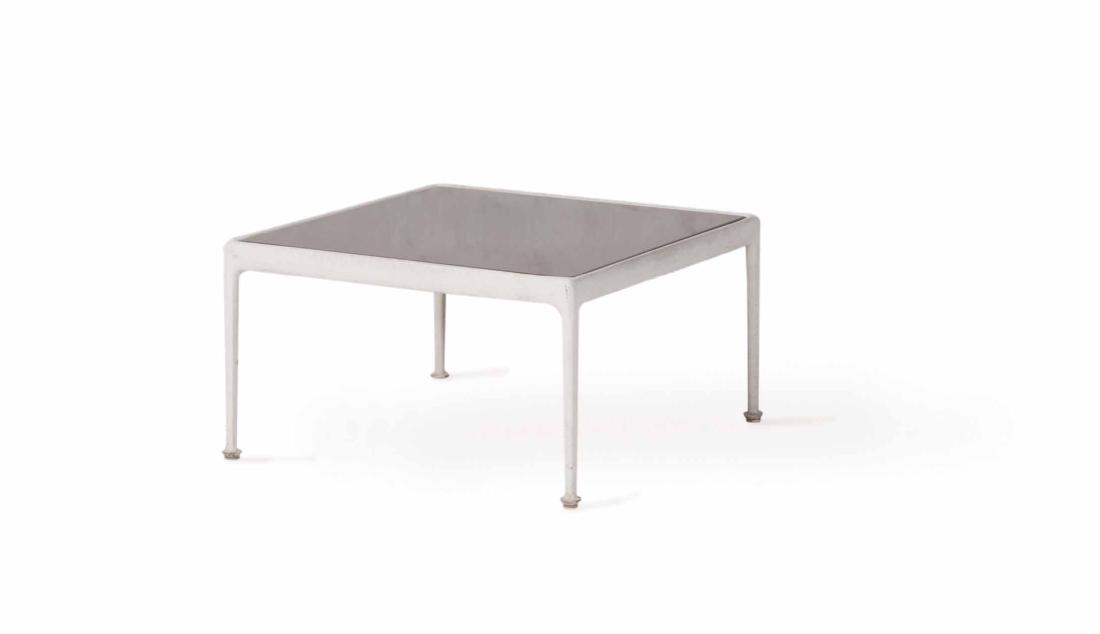 Richard SCHULTZ (1926) Table de la collection Leisure: Richard SCHULTZ (1926) Table de la collection Leisure Acier, fonte d’aluminium 70 x 96 x 96 cm. Knoll, circa 1970