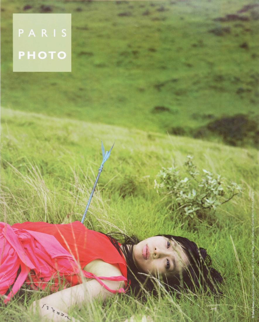 Izima KAORU Affiche d’exposition Offset Affiche: Izima KAORU Affiche d’exposition Offset Affiche de la foire Paris Photo 2003 40 x 30 cm (à vue). Signée à l’encre par l’artiste