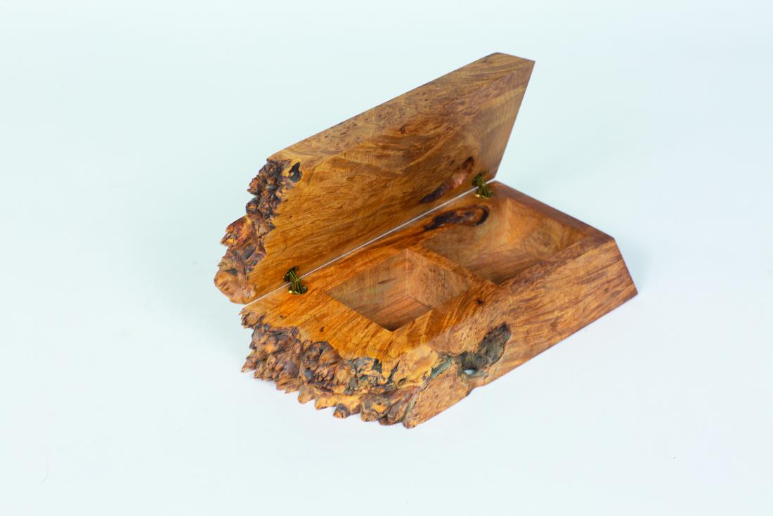 MICHAEL ELKAN ( 1942-2014): Boite Studio Box by American Craftsman Michael Elkan Date de création : vers 2000 Bois H 7 L 19 P 11 cm