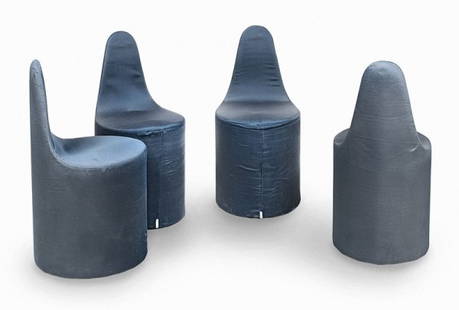 Ross LOVEGROVE (Né en 1958)Suite de quatre fauteu: Ross LOVEGROVE (Né en 1958)Suite de quatre fauteuils modèle LovegroveLandscape à haut dossier de forme arrondiedisposé sur des bâtis de forme cylindriqueformant l'assise et garnie de tissu bleu i