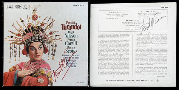 P U C C I N I / T U R A N D O T - ( E . M . I . 1: P U C C I N I / T U R A N D O T - ( E . M . I . 1 9 6 7 ) Coffret de 3 disques 33T, couv. signée par B. Nilsson, livret signé par : F. Corelli, Birgit Nilsson, Francesco Molinari-Pradelli (dir.), Re