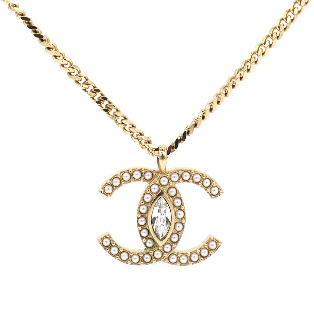 CHANEL CC Logo Necklace (1 of 5)