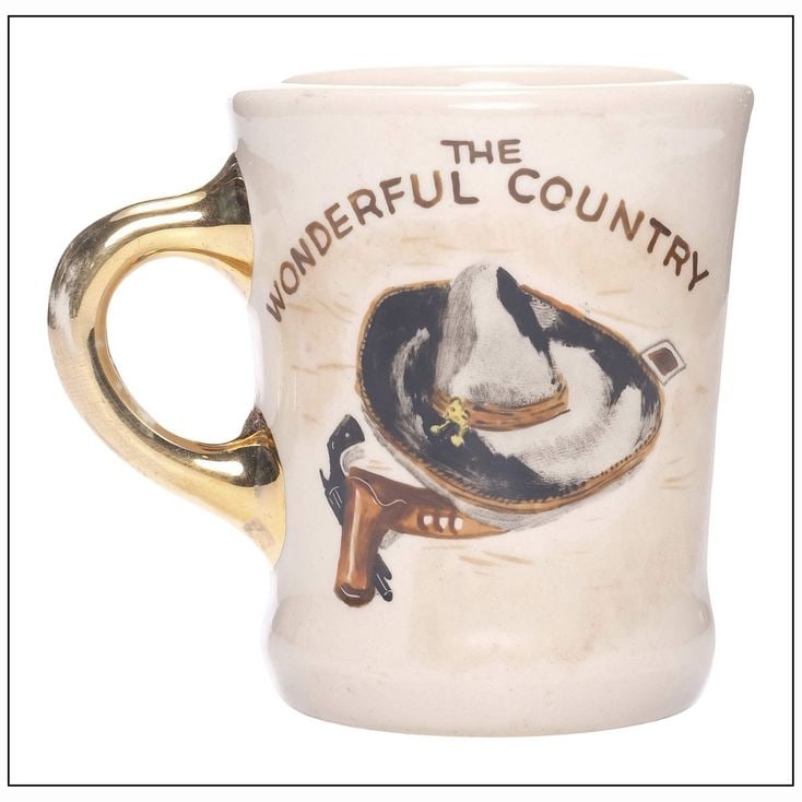 THE WONDERFUL COUNTRY - Robert Mitchum Gifted Cast/Crew Mug (4" x 4"); Near Mint: THE WONDERFUL COUNTRY Robert Mitchum Gifted Cast/Crew Mug (4" x 4") Near Mint United Artists, 1959 It was widely known that in the 1950s, actor John Wayne began a trad