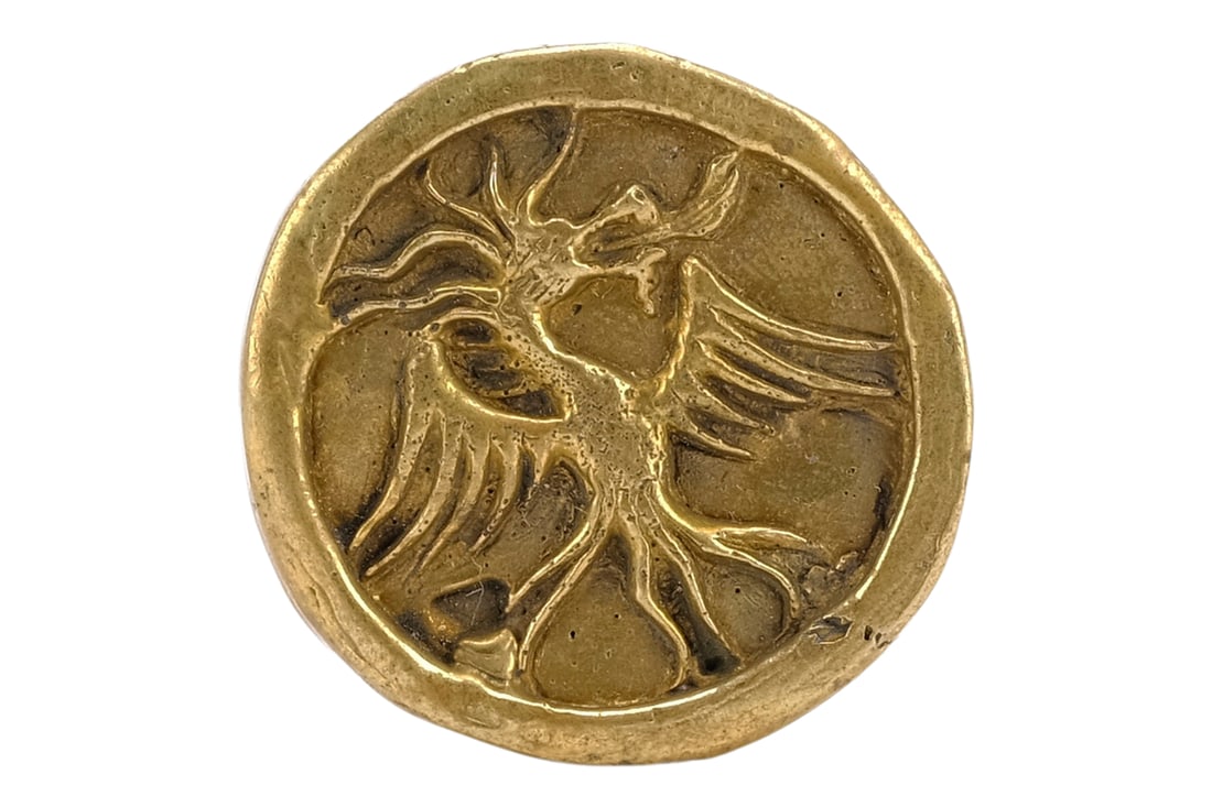 BRAM STOKER'S DRACULA (1992) - Dracula (Gary Oldman) Coin: BRAM STOKER'S DRACULA (1992) - Dracula (Gary Oldman) Coin - A Dracula (Gary Oldman) coin from Francis Ford Coppola's Bram Stoker's Dracula. In deleted scenes, Jonathan Harker (Keanu Reeves) stole gold