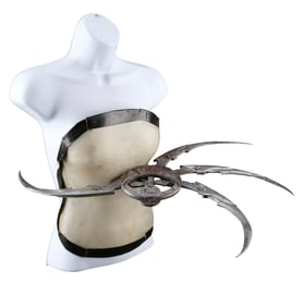 AVPR: ALIENS VS. PREDATOR - REQUIEM (2007) - Wolf Predator's (Ian Whyte) SFX Shuriken with Jesse