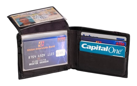 BEDTIME STORIES (2008) - Skeeter Bronson's (Adam Sandler) Wallet