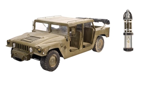 BROKEN ARROW (1996) - Model Miniature Humvee and Bomb