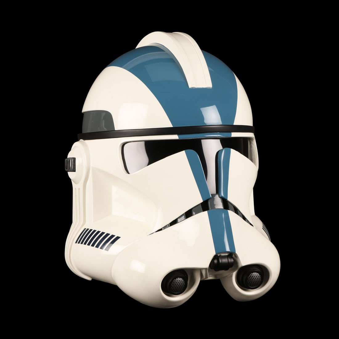 STAR WARS: REVENGE OF THE SITH (2005) - Master Replicas Special Ops Trooper Helmet Replica (1 of 8)