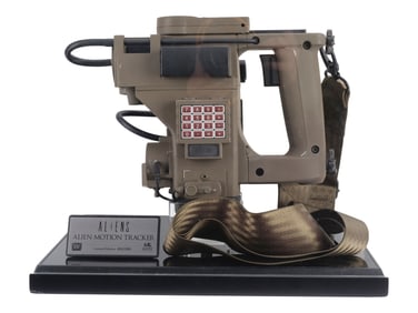 ALIENS (1986) - Master Replicas Motion Tracker Replica