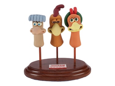 CHICKEN RUN (2000) - Ginger (Julia Sawahla), Rocky (Mel Gibson) and Babs (Jane Horrocks) Head