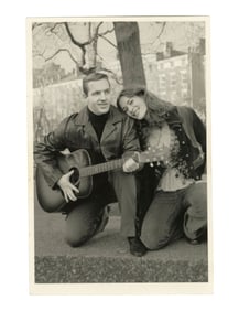 ELF (2003) - Buddy's (Will Ferrell) Photograph of Walter Hobbs (James Caan) and Susan Wells (Jane