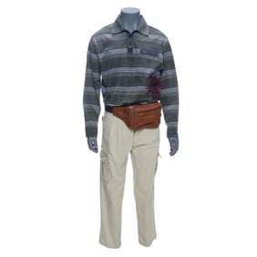 EVERYTHING EVERYWHERE ALL AT ONCE (2022) - Waymond Wang's (Ke Huy Quan) Bloodied Costume and Fanny