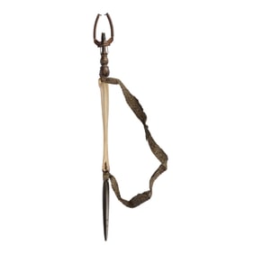 GALAXY QUEST (1999) - Fatu-Krey Spear, Dagger, and Taser