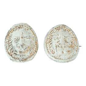 GLADIATOR (2000) - Commodus' (Joaquin Phoenix) Lion Head Cape Pins Display