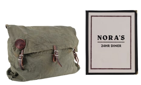 JUMANJI: WELCOME TO THE JUNGLE (2017) - Fridge/Dr. Franklin "Mouse" Finbar's Oversized Backpack and