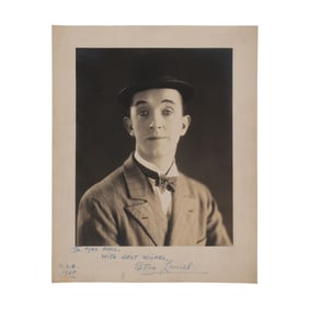 LAUREL AND HARDY - Stan Laurel 1928 Autographed Photo