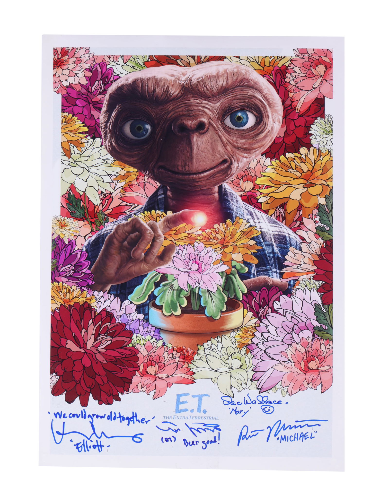 E.T. THE EXTRA-TERRESTRIAL (1982) - Cast-Autographed Poster: A cast-autographed poster for Steven Spielberg's sci-fi film E.T. the Extra-Terrestrial. The poster has been autographed by Henry Thomas (Elliot), Dee Wallace (Mary), Robert MacNaughton (Michael) and