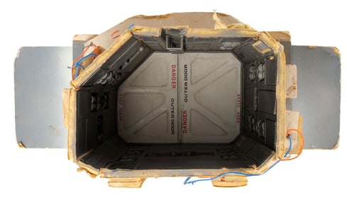 ALIENS (1986) - Sulaco Bay Airlock Outer Door Model Miniature