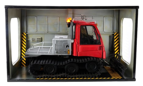 AVP: ALIEN VS. PREDATOR (2004) - Light-Up Weyland Antarctic Snowcat Model Miniature