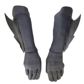 BATMAN FOREVER (1995) - Batman's (Val Kilmer) Underwater Bat Gloves