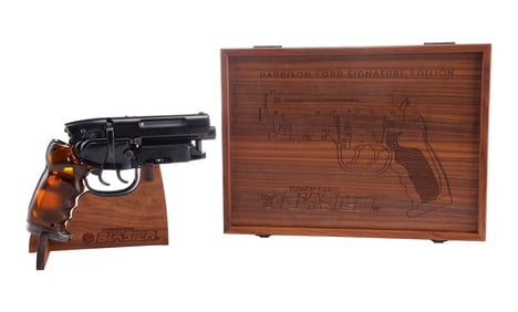 BLADE RUNNER (1982) - Light-Up Tomenosuke Harrison Ford Signature Edition Deckard Blaster Replica