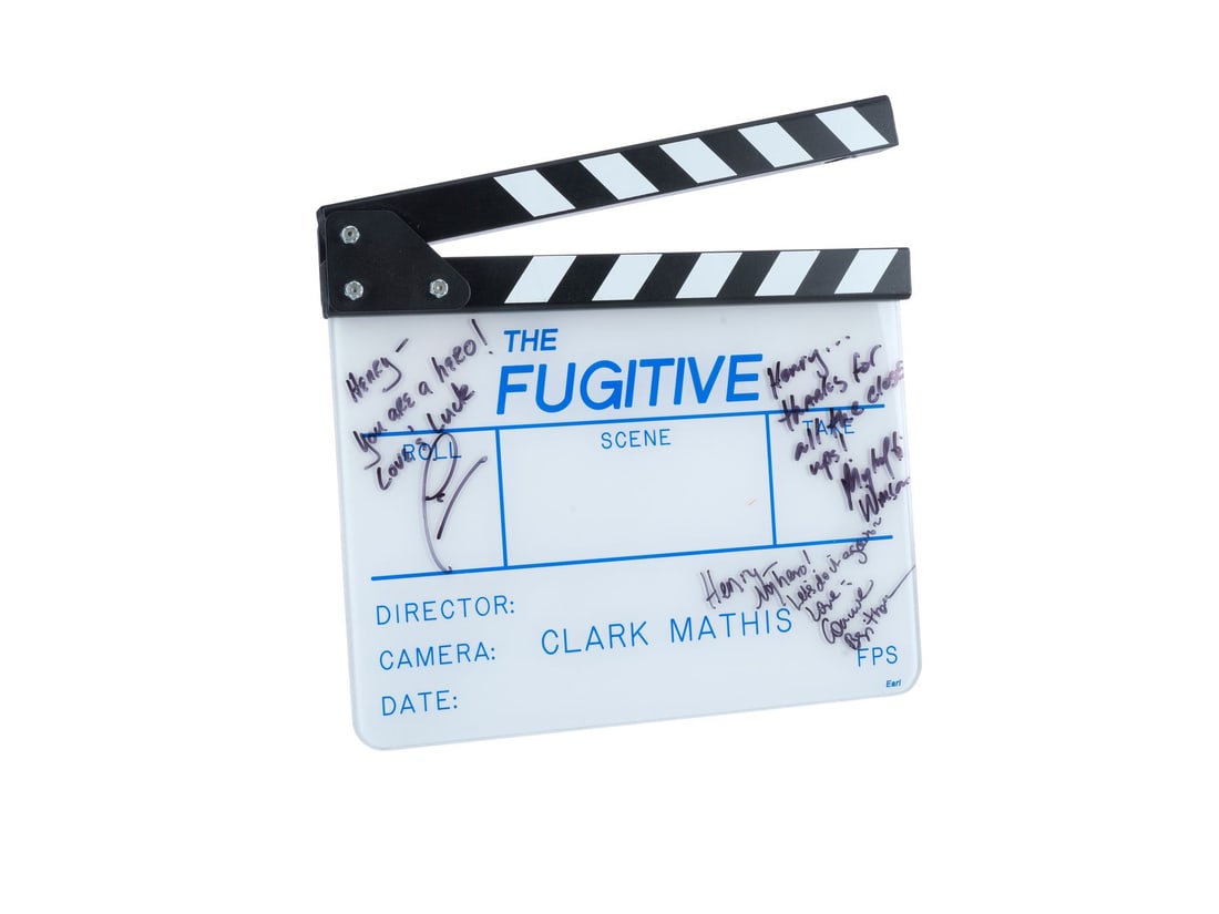 THE FUGITIVE (T.V. SERIES, 2000 - 2001) - Cast-Autographed Clapperboard: THE FUGITIVE (T.V. SERIES, 2000 - 2001) - Cast-Autographed Clapperboard - A cast-augraphed clapperboard from the series The Fugitive. A remake of the 1960s television series of the same name, the seri