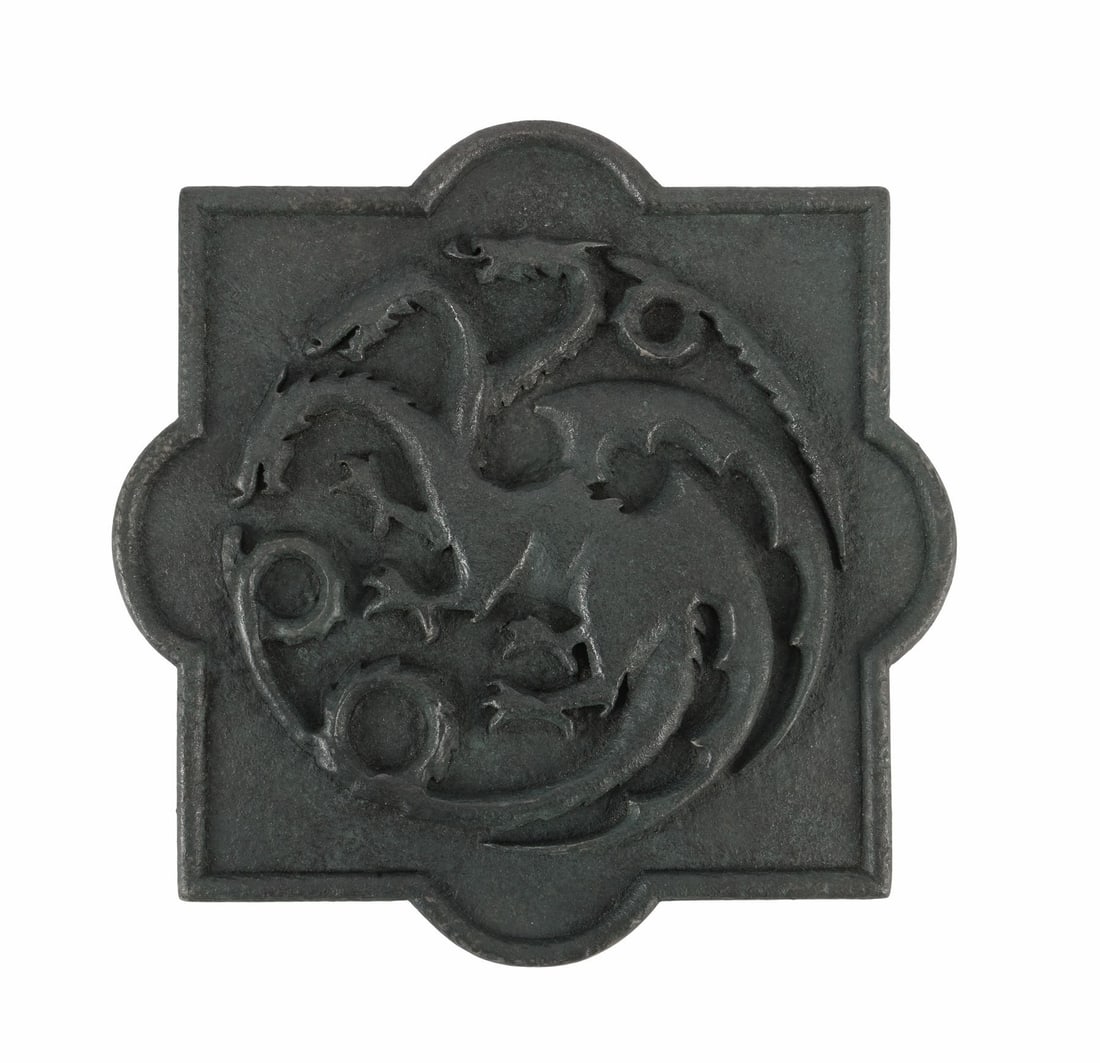GAME OF THRONES (T.V. SERIES, 2011-2019) - Targaryen Sigil: GAME OF THRONES (T.V. SERIES, 2011-2019) - Targaryen Sigil - A Targaryen sigil from HBO's award-winning fantasy television series Game of Thrones. In episode seven of season seven, a Targaryen sigil a