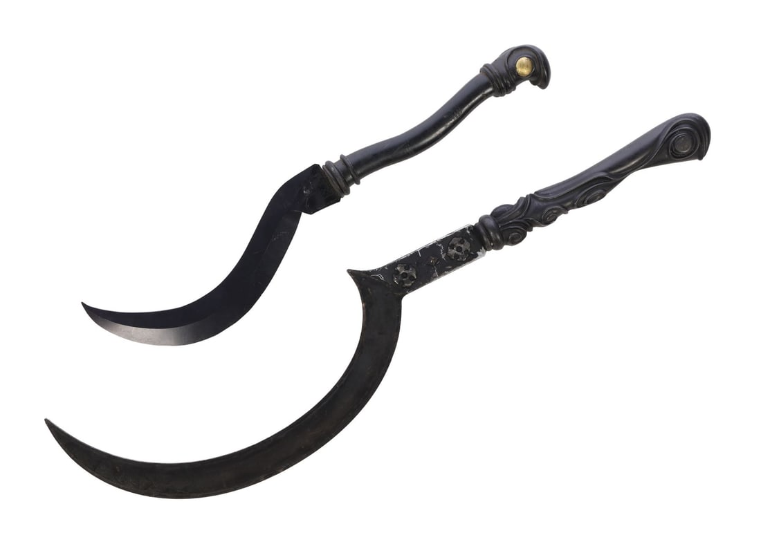 GAME OF THRONES (T.V. SERIES, 2011-2019) - Dothraki SFX Oil-Dip Arakh and Lightweight Dothraki Arakh: GAME OF THRONES (T.V. SERIES, 2011-2019) - Dothraki SFX Oil-Dip Arakh and Lightweight Dothraki Arakh - A Dothraki SFX oil-dip Arakh and a lightweight Arakh from HBO's award-winning fantasy television