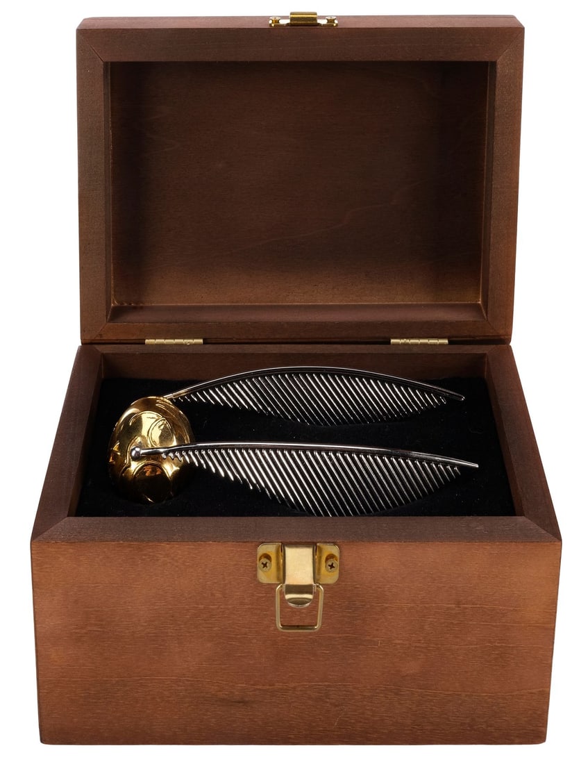 HARRY POTTER AND THE SORCERER'S STONE (2001) - Golden Snitch Executive Gift (1 of 7)