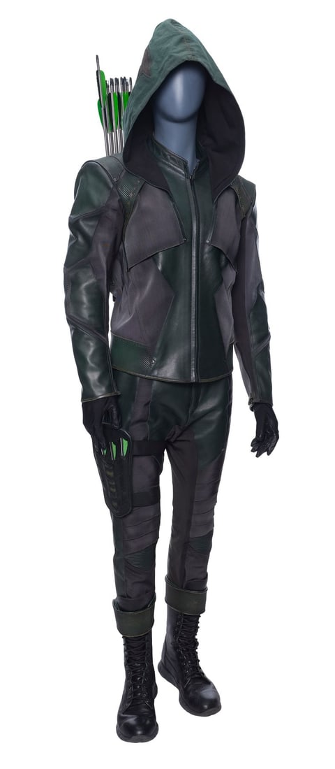 ARROW (T.V. SERIES, 2012 - 2020) - Oliver Queen's (Stephen Amell) Season 8 Arrow Quivers with (1 of 15)