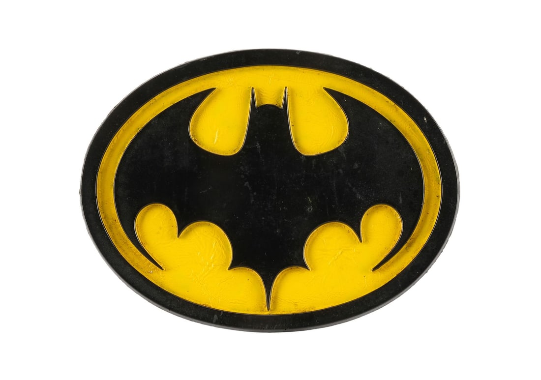 BATMAN (1989) - Batman's (Michael Keaton) Rubber Chest Emblem (1 of 9)