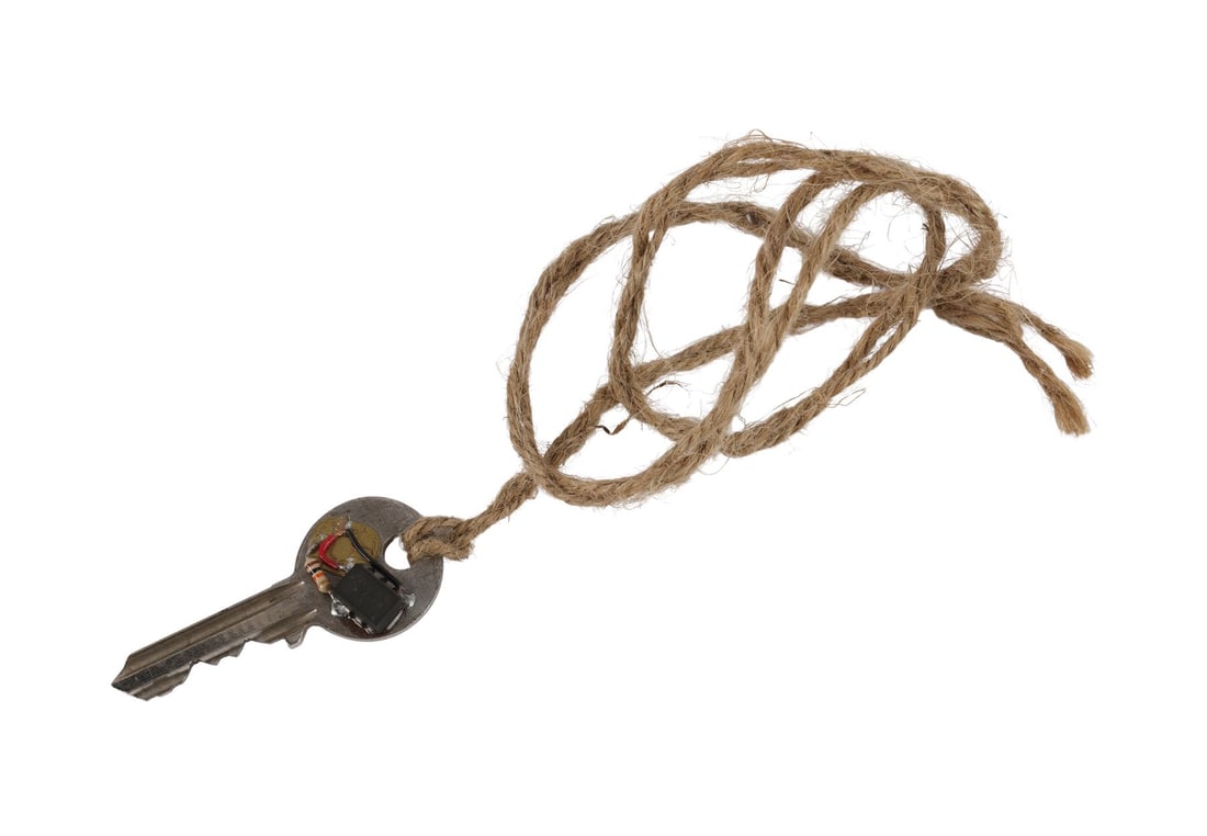 DOCTOR WHO: THE SOUND OF DRUMS (2007) - Tenth Doctor's (David Tennant) Perception Filter TARDIS Key (1 of 12)