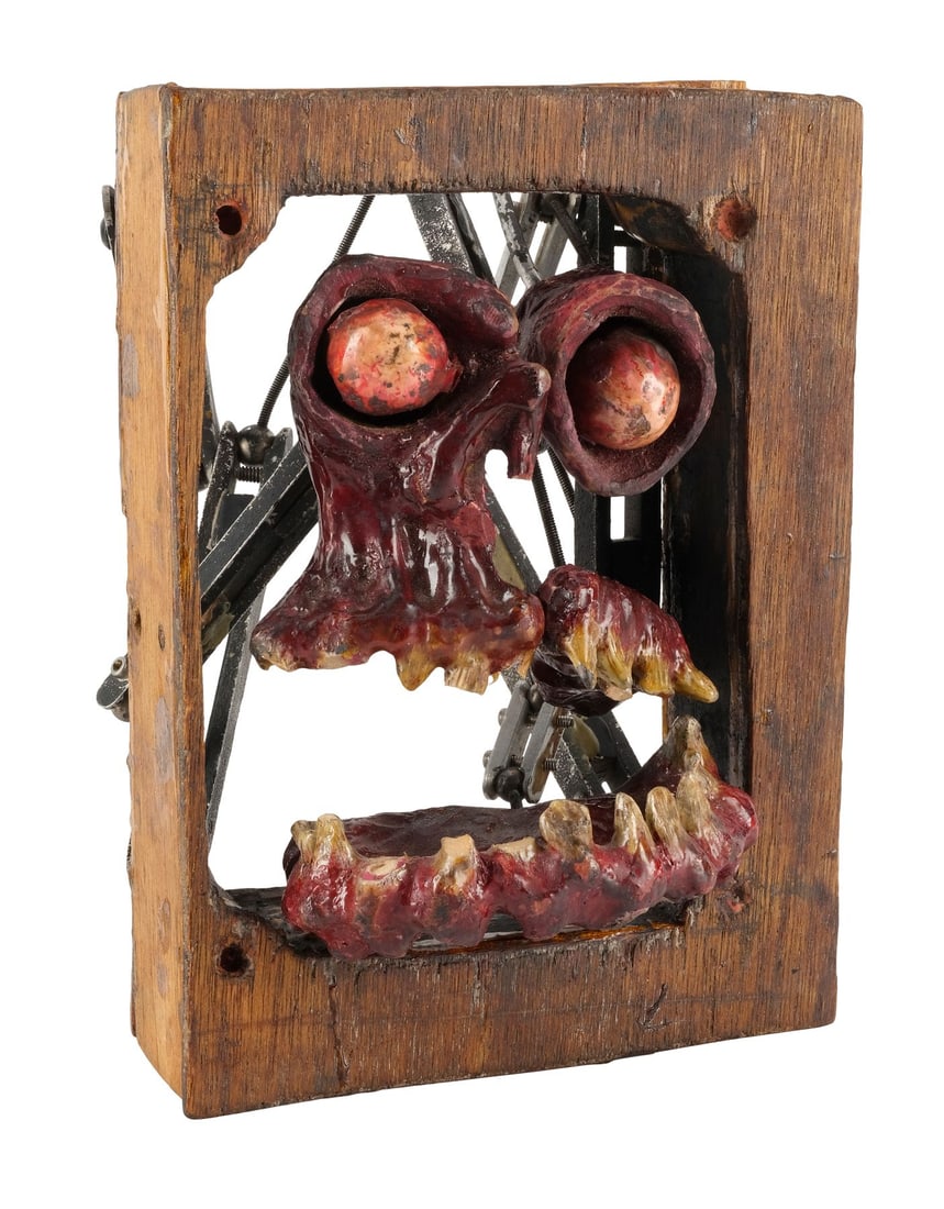 EVIL DEAD II (1987) - Mechanical Stop-Motion Necronomicon Ex-Mortis "Animated Face" Used for Title: EVIL DEAD II (1987) - Mechanical Stop-Motion Necronomicon Ex-Mortis "Animated Face" Used for Title Sequence - A mechanical stop-motion Necronomicon Ex-Mortis "animated face" used for the title sequenc