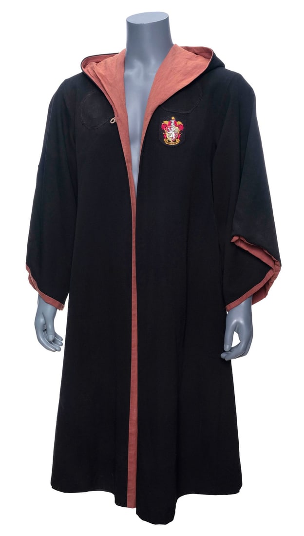 HARRY POTTER FRANCHISE (1997 - 2011) - Gryffindor House Robe (1 of 7)