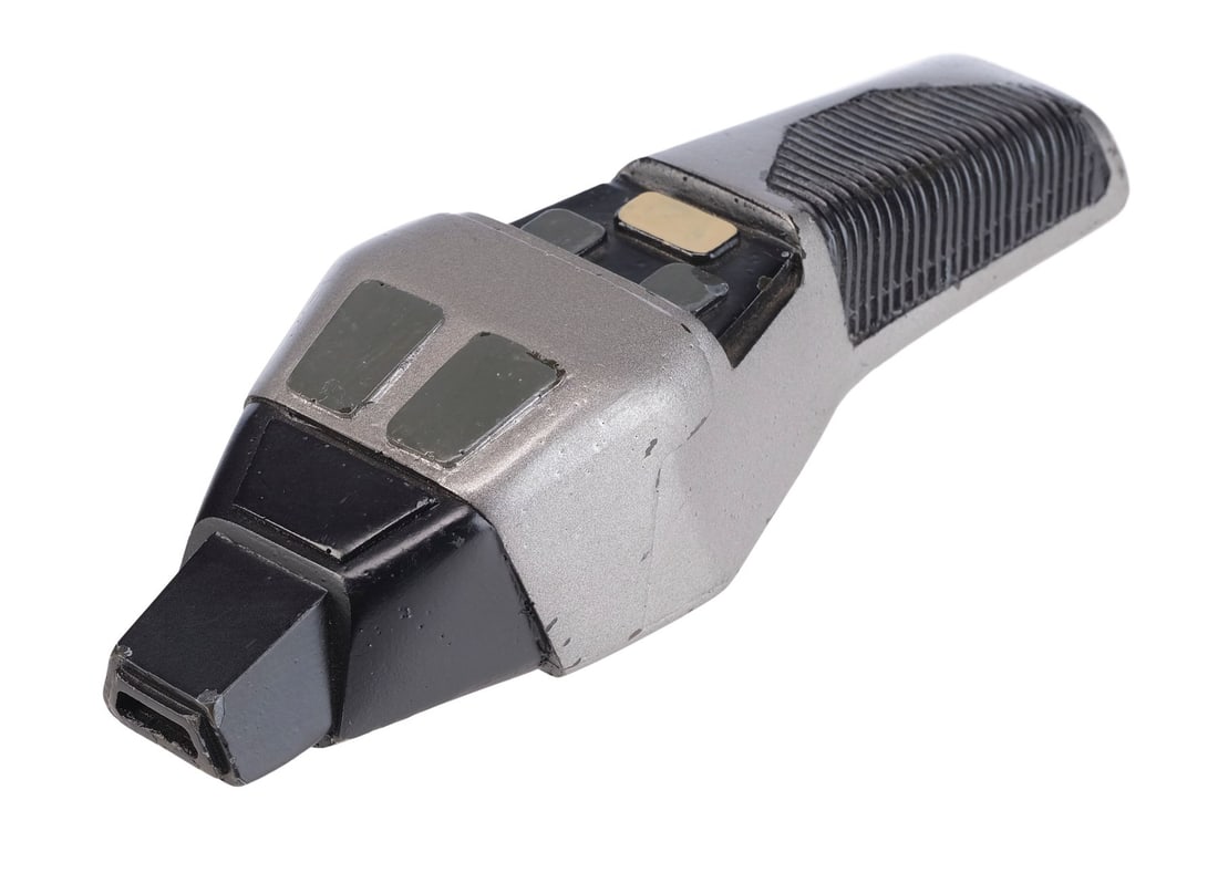 STAR TREK: THE NEXT GENERATION (T.V. SERIES, 1987 - 1994) - Screen-Matched 2366 Type-2 "Cobra Head" (1 of 7)