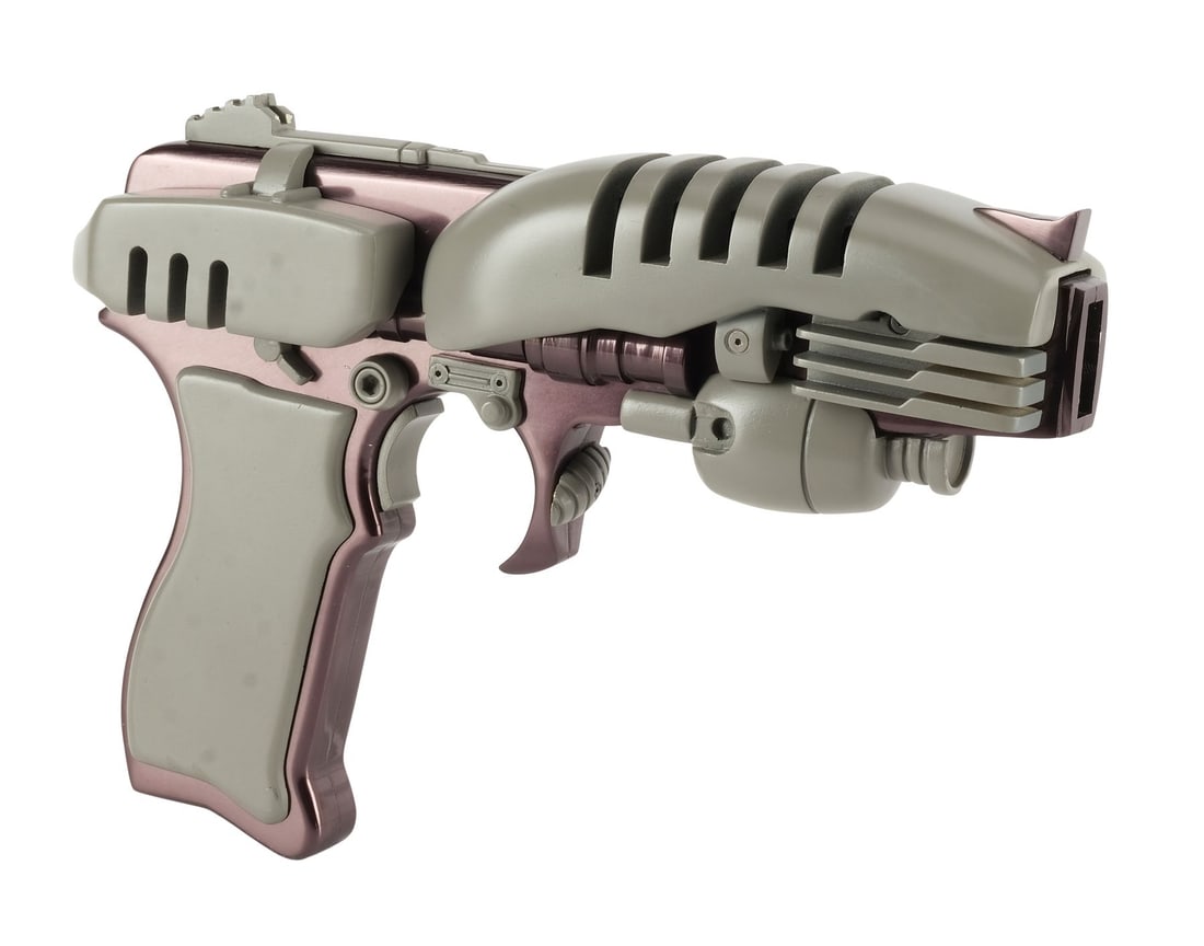 STAR TREK: ENTERPRISE (T.V. SERIES, 2001 - 2005) - Starfleet EM-33 Plasma Pistol (1 of 15)