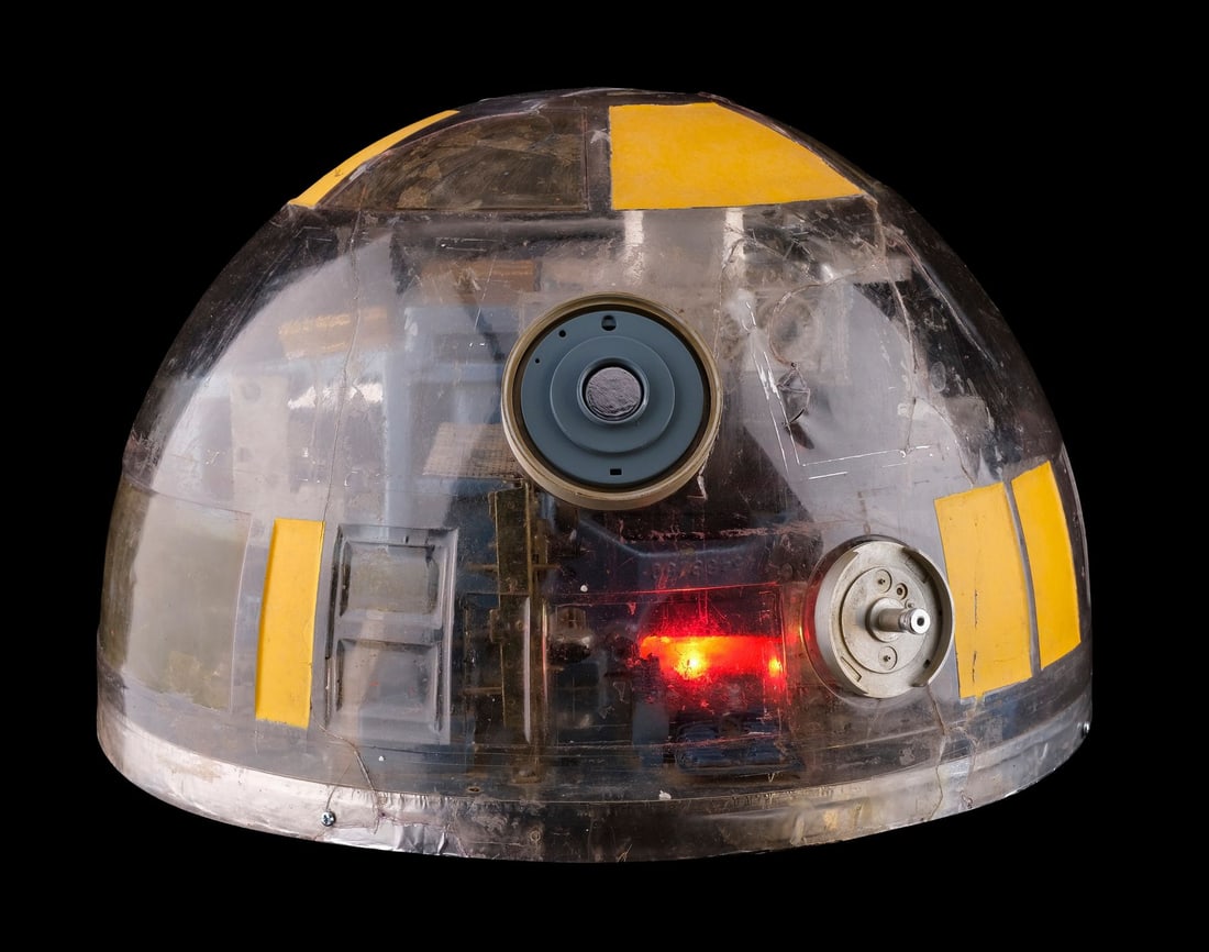 STAR WARS: THE EMPIRE STRIKES BACK (1980) - Light-Up R3-Series Astromech Droid Head (1 of 20)