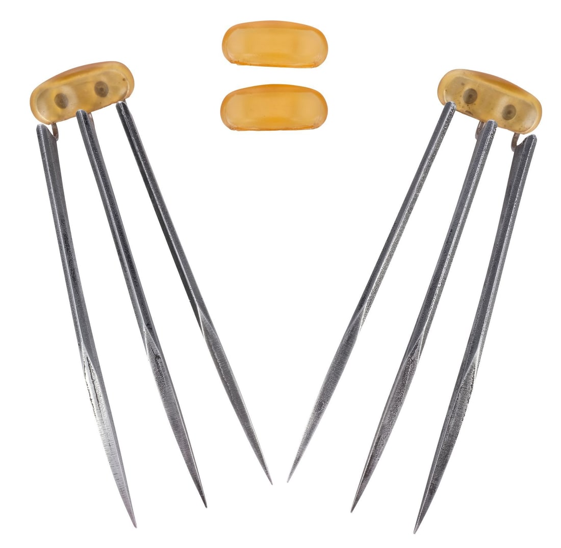 LOGAN (2017) - Wolverine's (Hugh Jackman) Metal Claws (1 of 11)