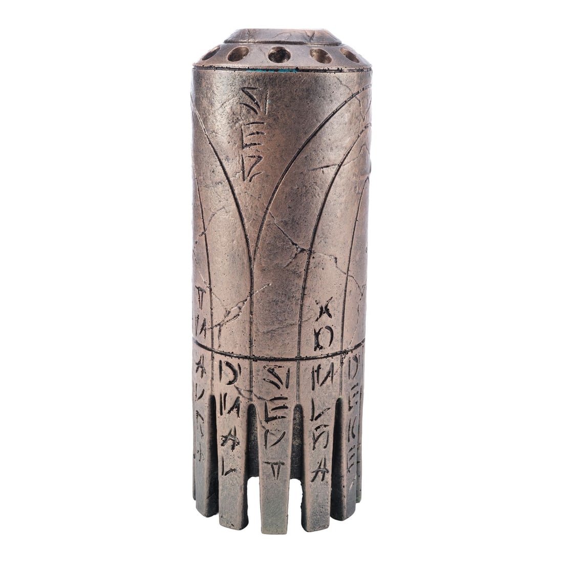 AQUAMAN (2018) - Atlantean Key: AQUAMAN (2018) - Atlantean Key - An Atlantean key from James Wan's Aquaman. Nuidis Vulko (Willem Dafoe) urged Arthur Curry (Jason Momoa) to seek the Trident of Atlan by giving him a key to help locate