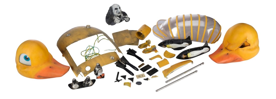 BATMAN RETURNS (1992) - Penguin's (Danny DeVito) Duck Gondola Model Miniature with Components: BATMAN RETURNS (1992) - Penguin's (Danny DeVito) Duck Gondola Model Miniature with Components - Penguin's (Danny DeVito) duck gondola model miniature with components from Tim Burton's Batman Returns.