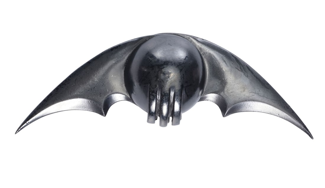 BATMAN FOREVER (1995) - Batman's (Val Kilmer) Folding Bat-Bola (1 of 7)