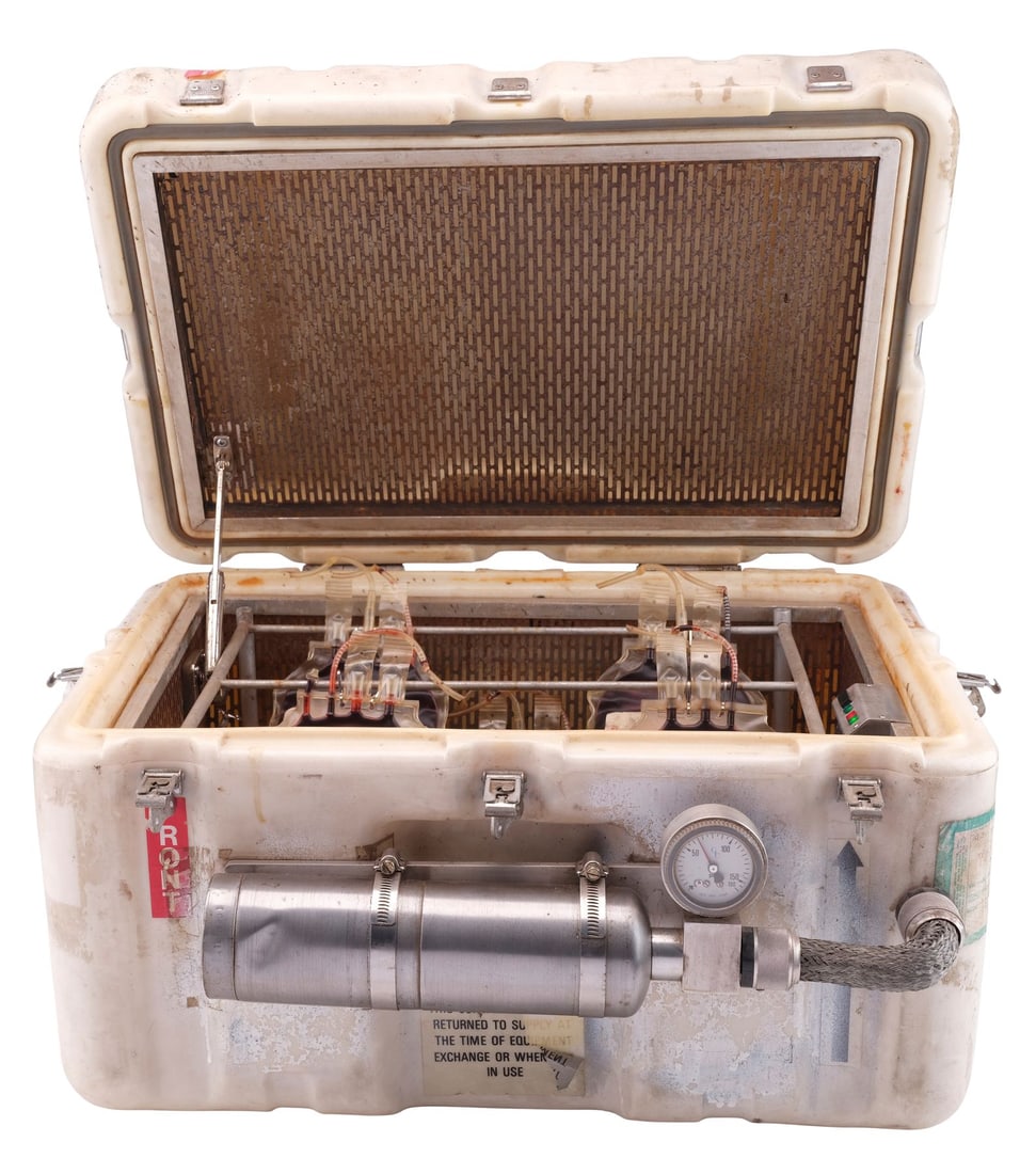 BLADE (1998) - Screen-Matched Blood Bag Transport Box with Blood Bags (1 of 20)