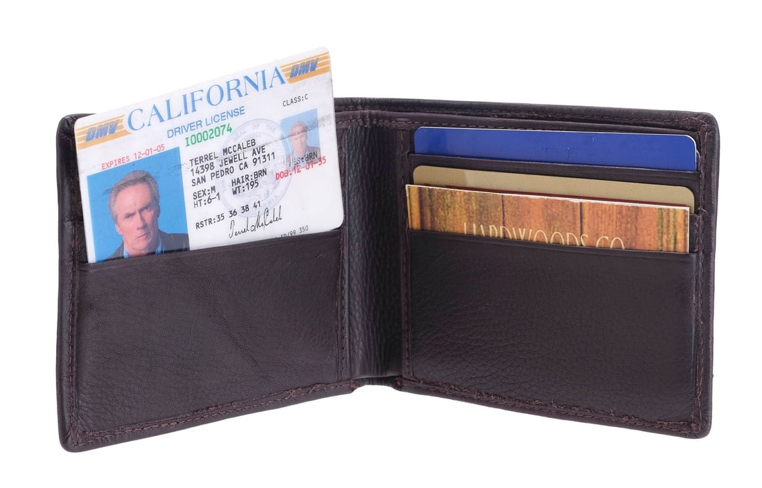 BLOOD WORK (2002) - Terrel "Terry" McCaleb's (Clint Eastwood) Driver's License and Wallet: BLOOD WORK (2002) - Terrel "Terry" McCaleb's (Clint Eastwood) Driver's License and Wallet - Terrel "Terry" McCaleb's (Clint Eastwood) driver's license and wallet from Clint Eastwood's Blood Work.