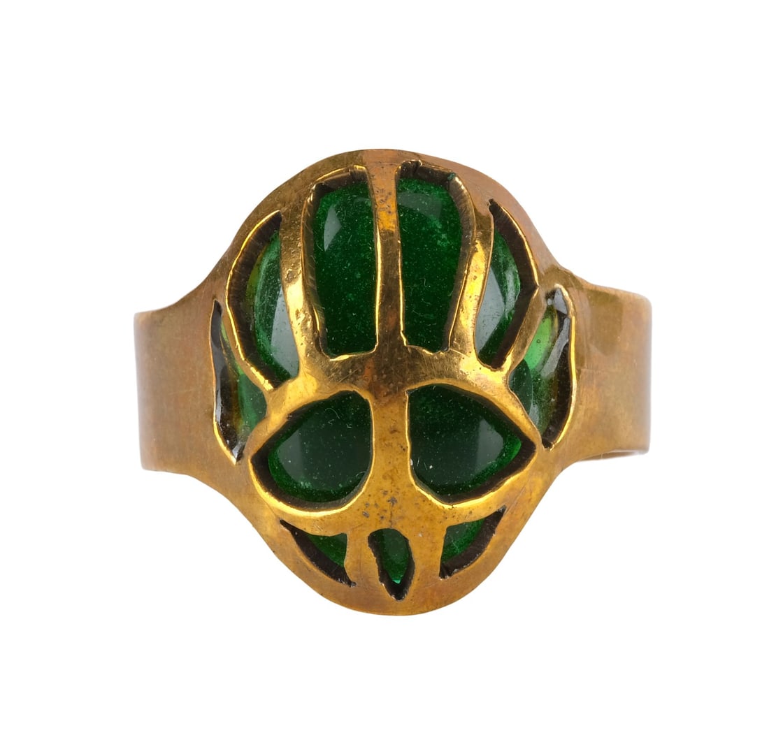 BUFFY THE VAMPIRE SLAYER (T.V. SERIES, 1997-2003) - Production-Made Gem of Amara Ring: BUFFY THE VAMPIRE SLAYER (T.V. SERIES, 1997-2003) - Production-Made Gem of Amara Ring - A Gem of Amara ring from the television series Buffy the Vampire Slayer. In Season 4, Episode 3 "The Harsh