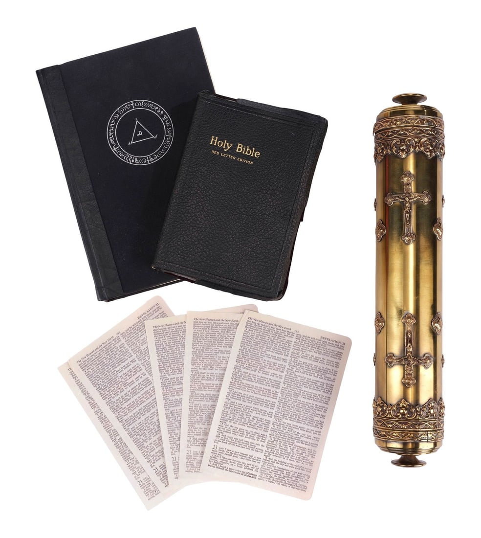 END OF DAYS (1999) - Prophecy Scroll with Bible and Diabolic Rites Book: END OF DAYS (1999) - Prophecy Scroll with Bible and Diabolic Rites Book - A prophecy scroll with bible and diabolic rites book from Peter Hyams' End of Days. At the beginning of the film, a priest