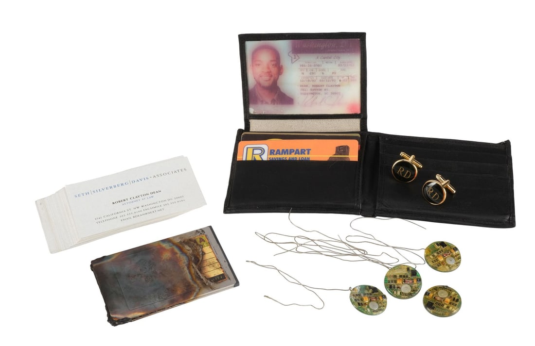 ENEMY OF THE STATE (1998) - Mike Papac Collection: Robert Dean's (Will Smith) Screen-Matched Data (1 of 20)