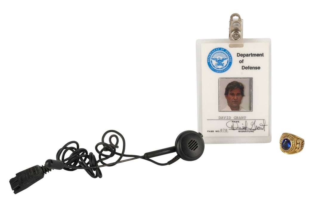 EXECUTIVE DECISION (1996) - Mike Papac Collection: David Grant's (Kurt Russel) Paratrooper Ring, (1 of 10)